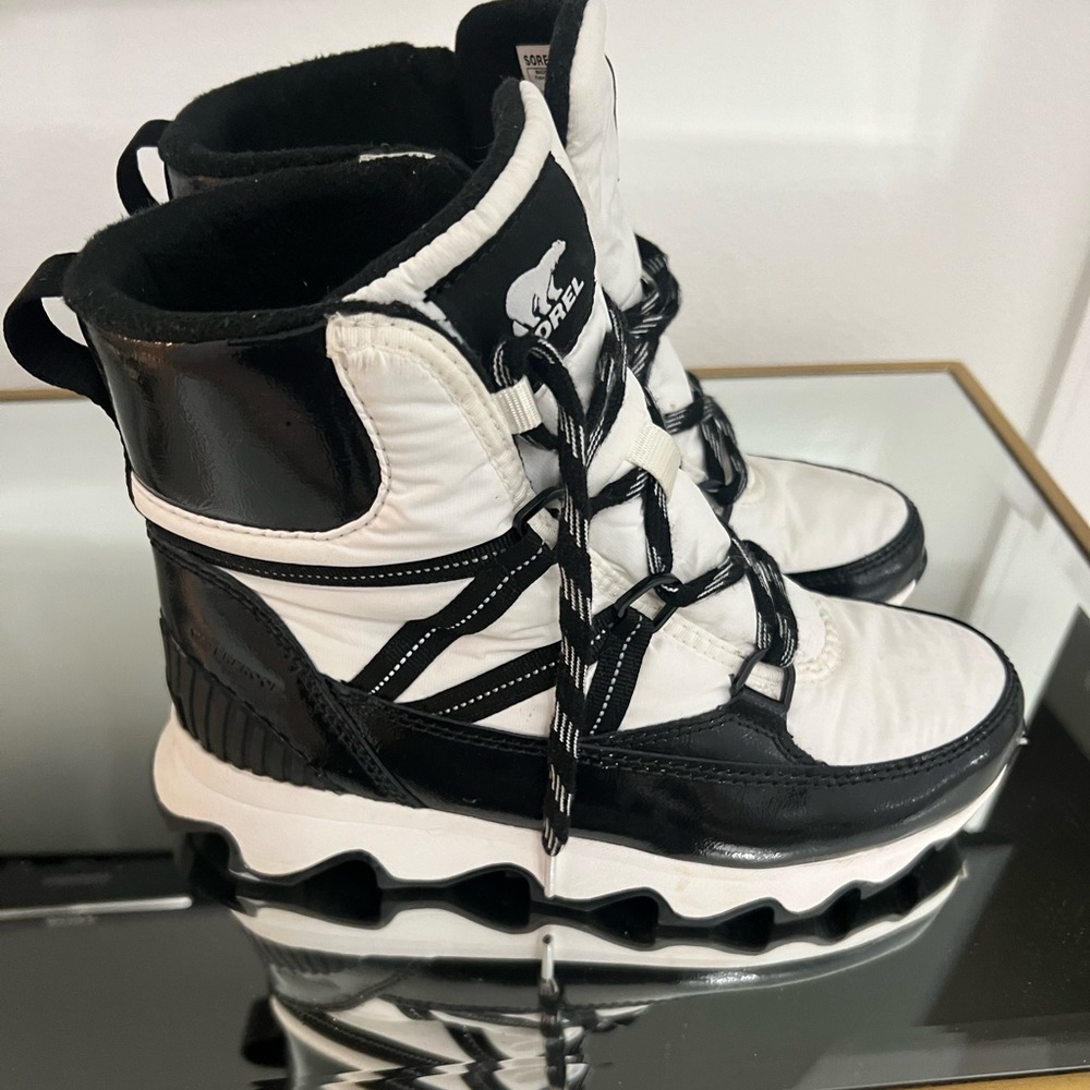 Sorel boots 7.5 size